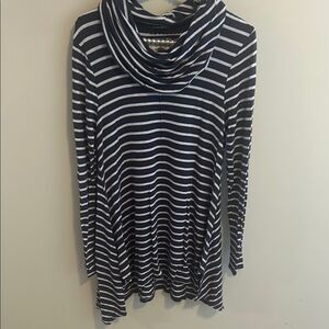 Cupio Women’s Blue and Grey Striped Cowl Neck Tong Sleeve Tunic. Size Medium